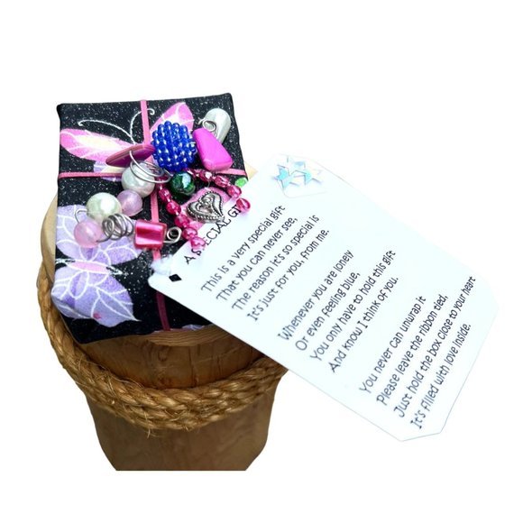 Handcrafted,‎ Embellished, Fabric Wrapped Gift Box - Picture 2 of 7